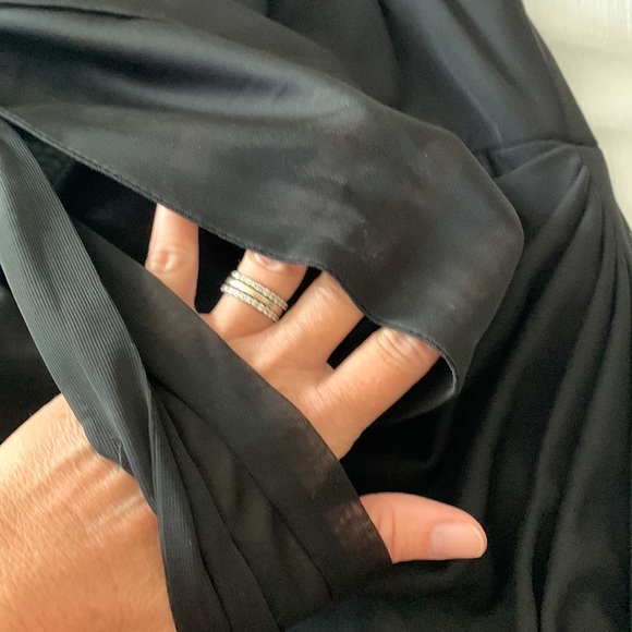 Beautiful black evening gown. Wore once…like new. - Picture 8 of 8